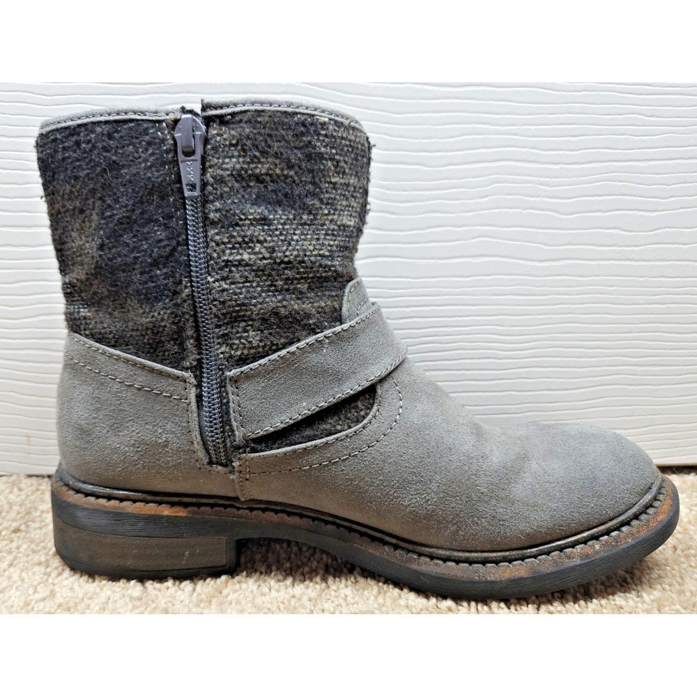 White Mountain Women's Carlin Suede/Fabric Buckle Ankle Booties Gray 7M Western - Picture 2 of 13